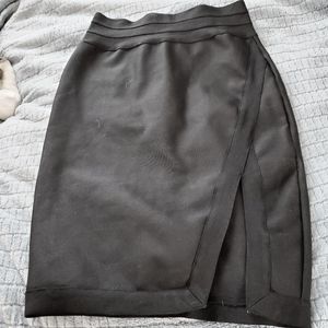 Pencil skirt mid length with slit great details
